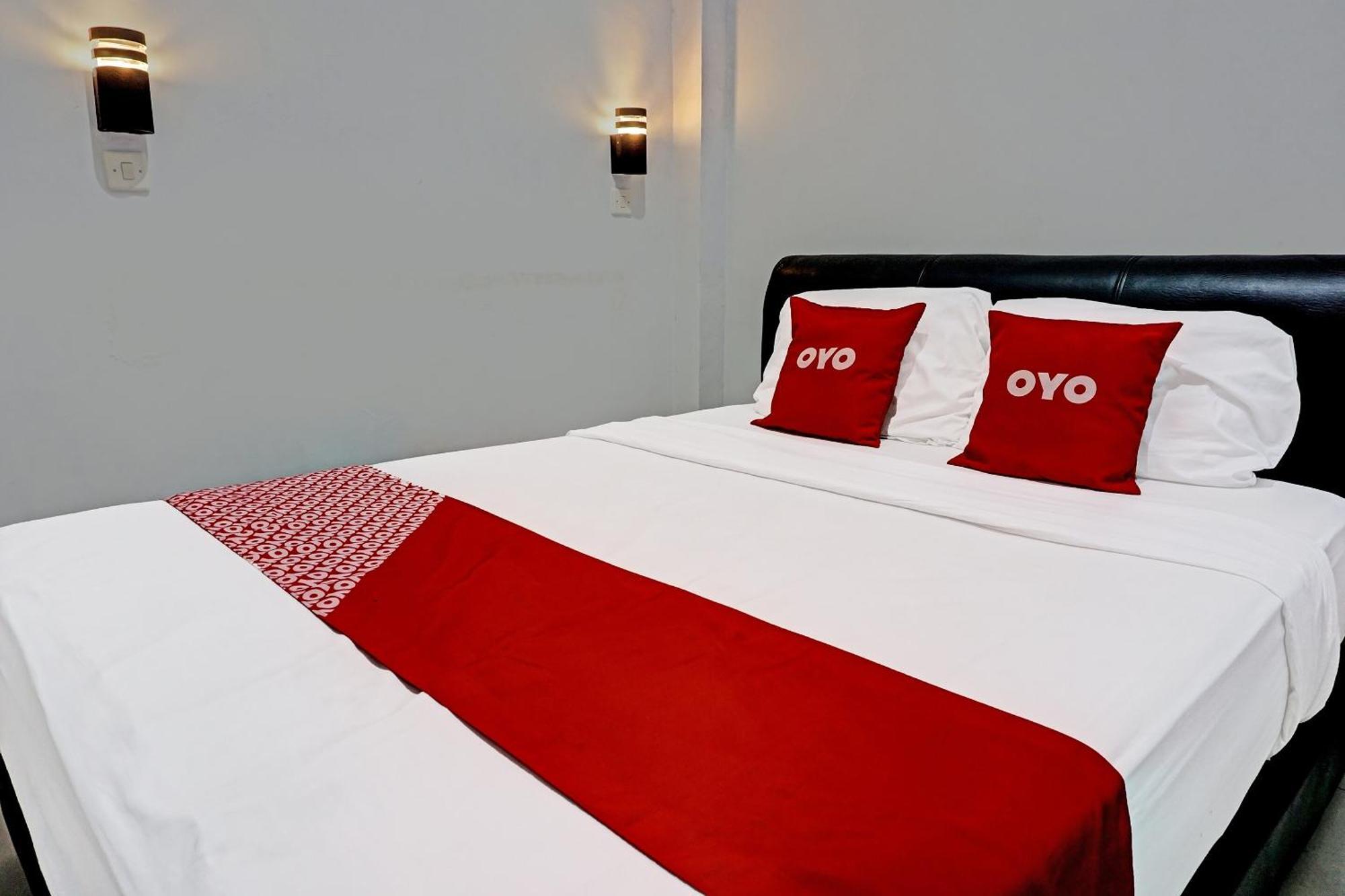 Oyo 91599 Penginapan Mutiara Madiun Dış mekan fotoğraf