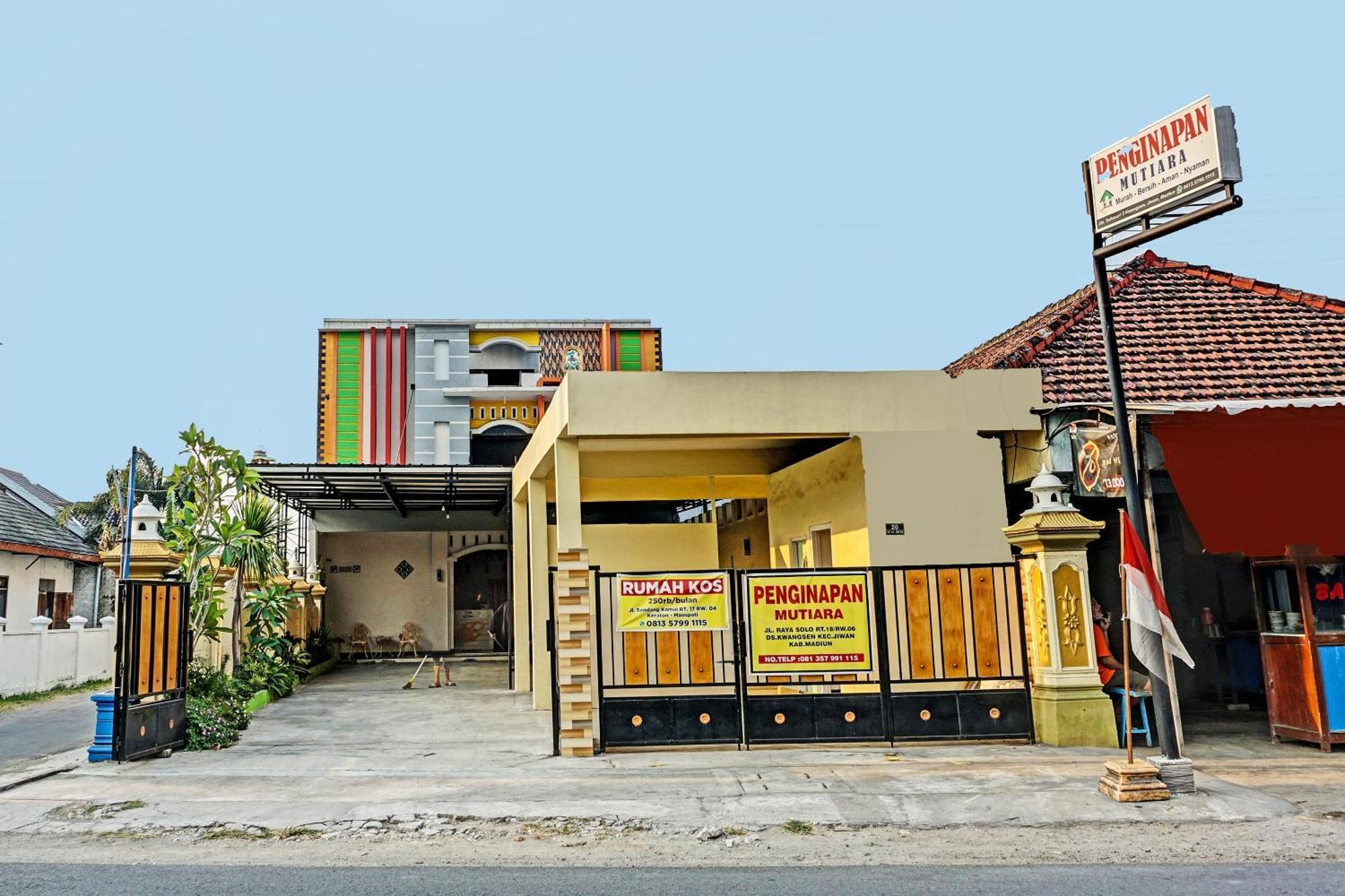 Oyo 91599 Penginapan Mutiara Madiun Dış mekan fotoğraf